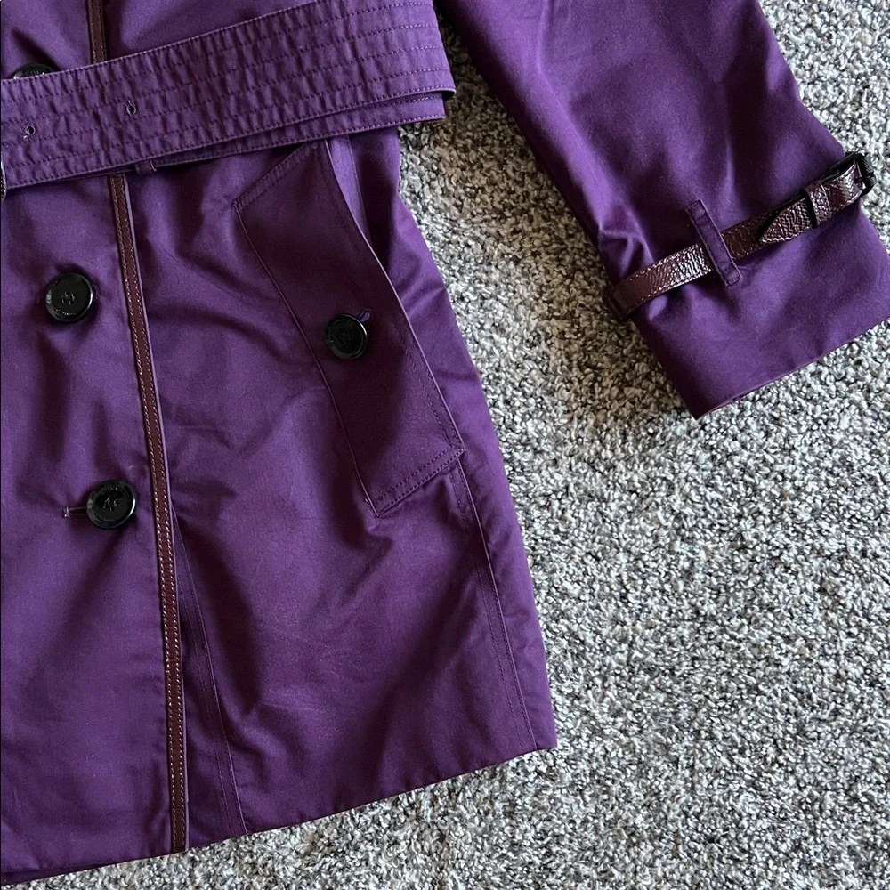 BURBERRY | Double-Breasted Trench Coat - Picture 4 of 13